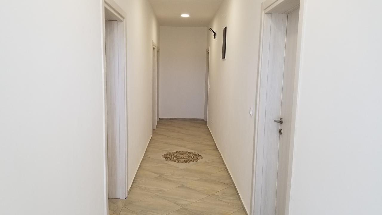 Riviera Inn Apartments Ulcinj Ngoại thất bức ảnh