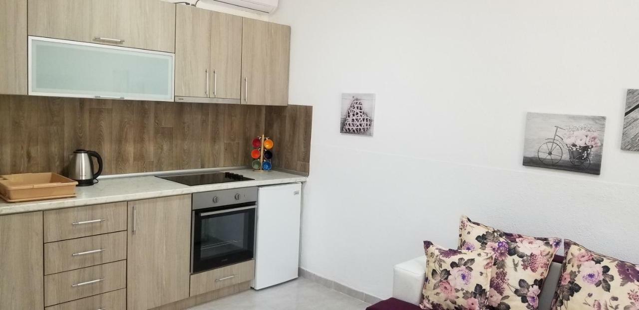 Riviera Inn Apartments Ulcinj Ngoại thất bức ảnh
